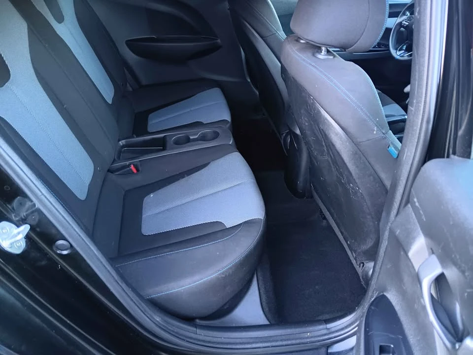 2020 Hyundai Veloster - Image 9 of 12