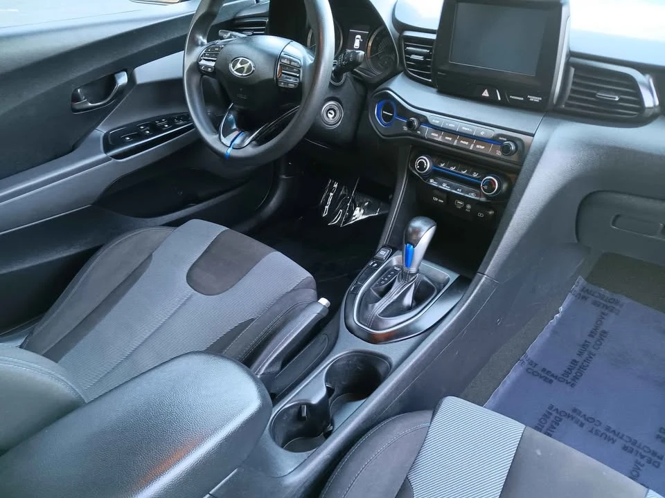 2020 Hyundai Veloster - Image 8 of 12