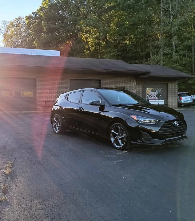 2020 Hyundai Veloster - Image 2 of 12