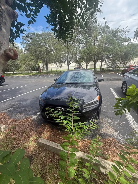 2020 Hyundai Veloster - Image 2 of 15