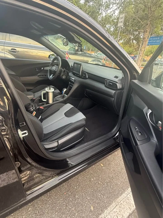 2020 Hyundai Veloster - Image 11 of 15