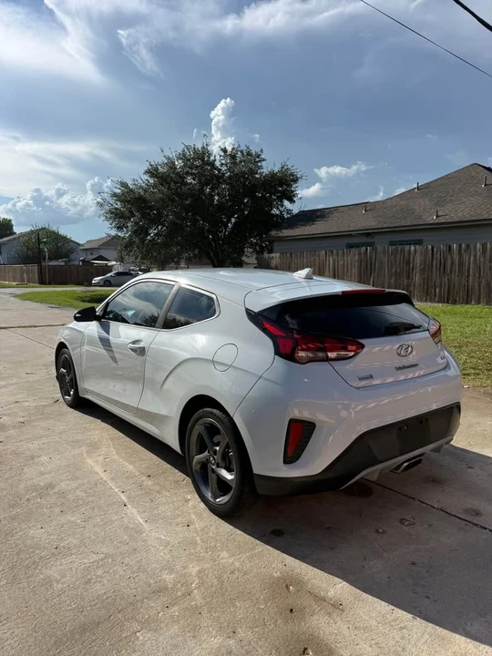 2020 Hyundai Veloster - Image 4 of 15