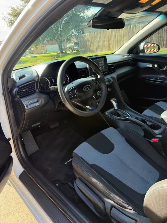 2020 Hyundai Veloster - Image 8 of 15