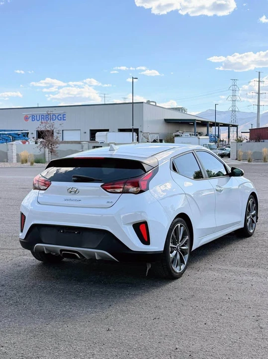 2020 Hyundai Veloster - Image 4 of 20