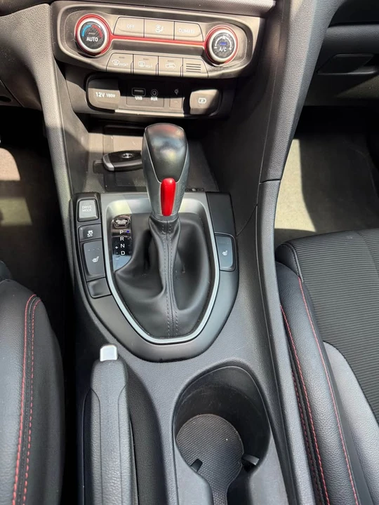 2020 Hyundai Veloster - Image 19 of 19