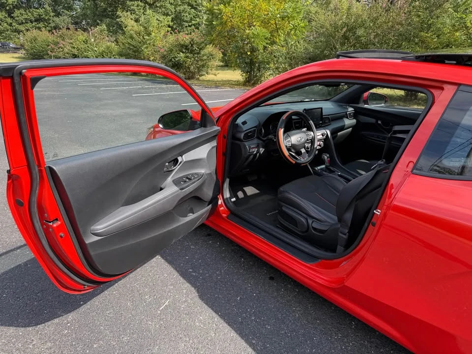 2020 Hyundai Veloster - Image 10 of 19