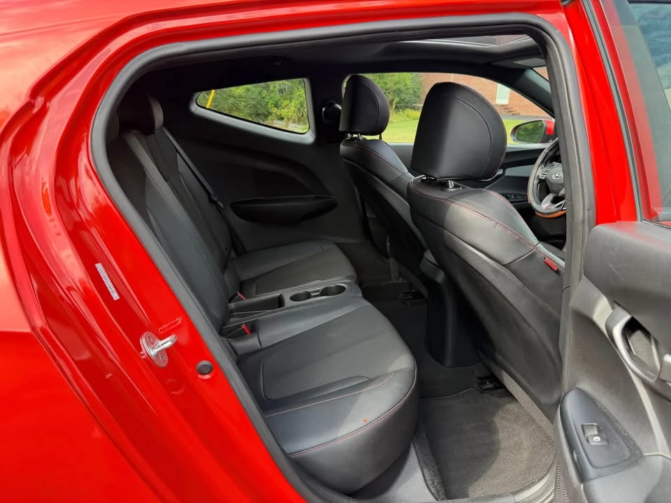 2020 Hyundai Veloster - Image 13 of 19
