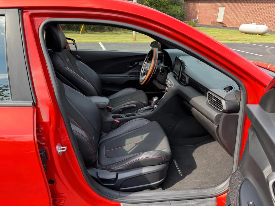 2020 Hyundai Veloster - Image 15 of 19