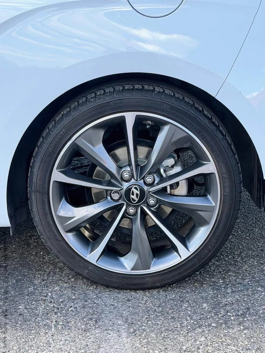 2020 Hyundai Veloster - Image 9 of 20