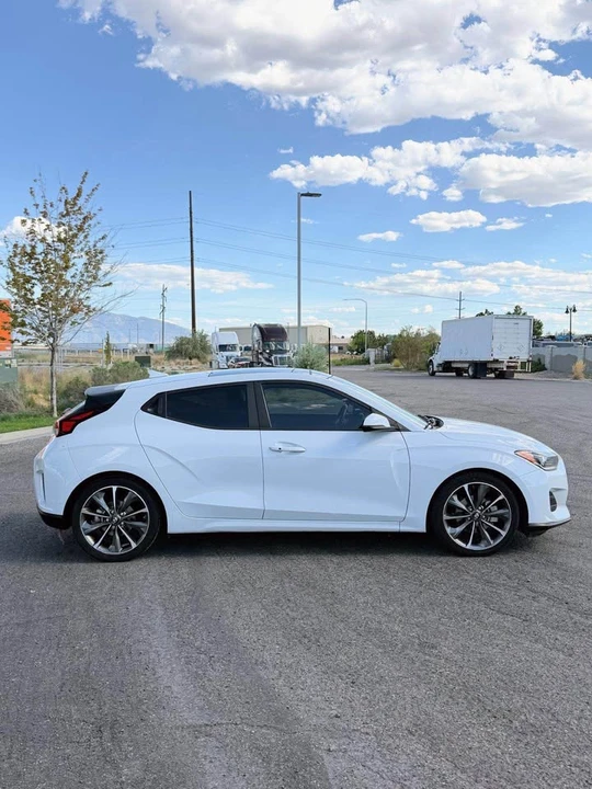 2020 Hyundai Veloster - Image 9 of 20