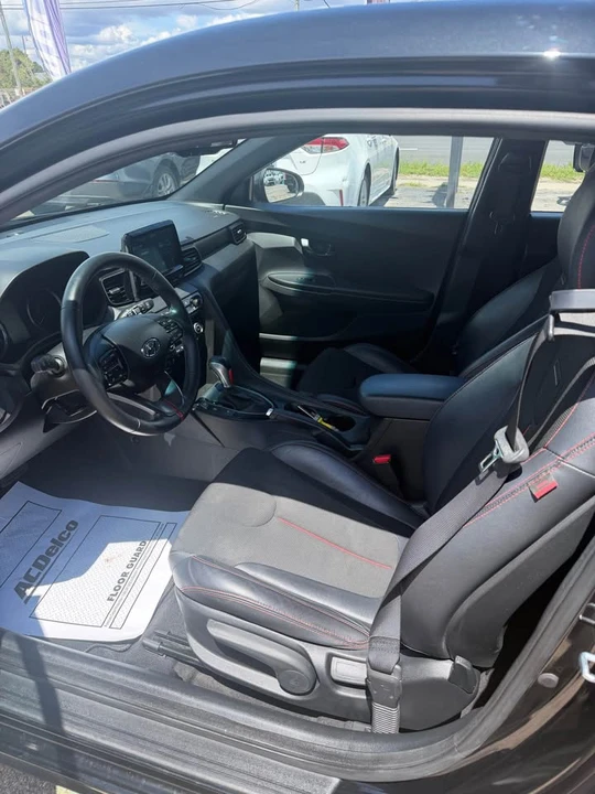 2020 Hyundai Veloster - Image 6 of 9