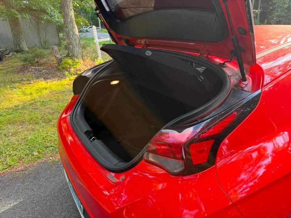 2020 Hyundai Veloster - Image 9 of 18