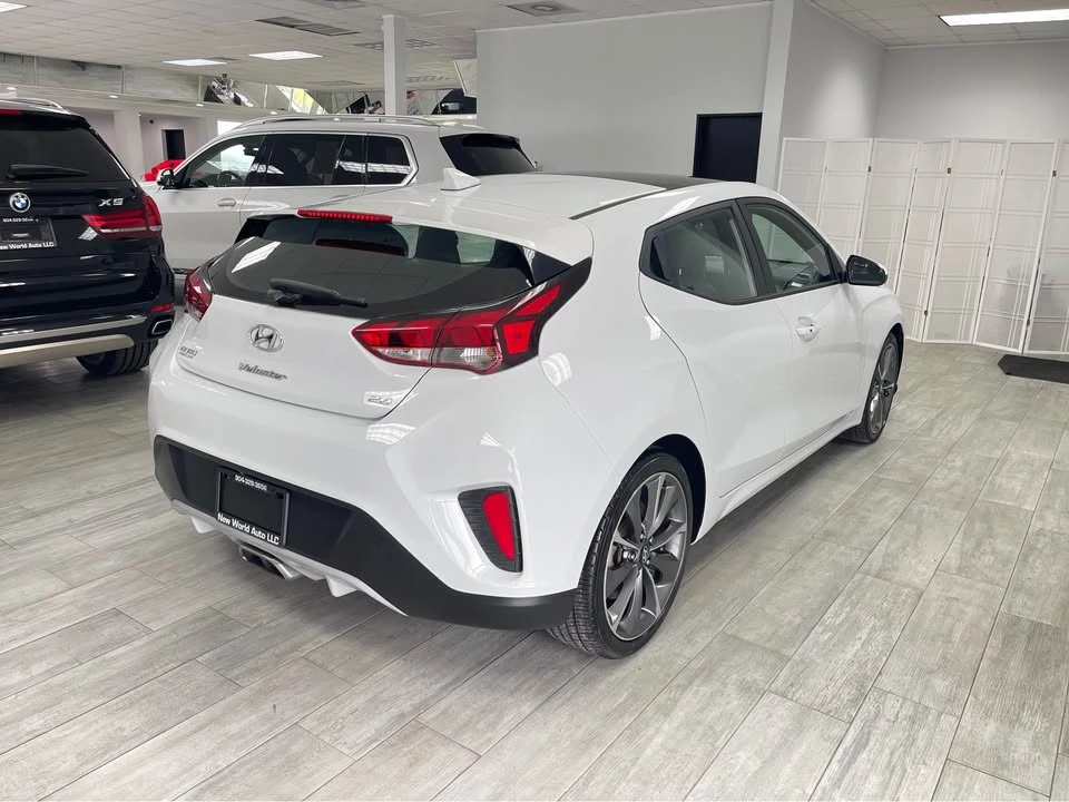 2020 Hyundai Veloster - Image 4 of 18