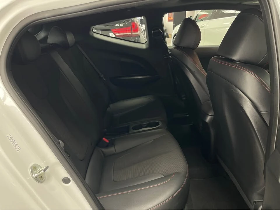 2020 Hyundai Veloster - Image 13 of 18