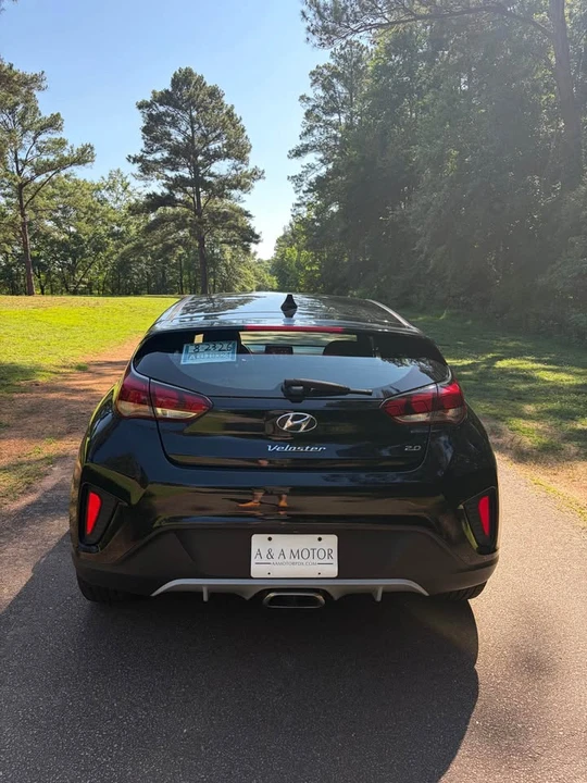 2020 Hyundai Veloster - Image 4 of 11