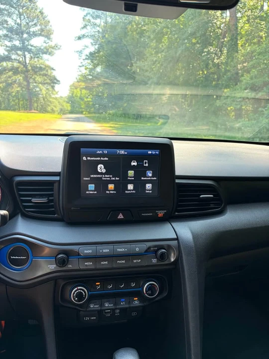2020 Hyundai Veloster - Image 9 of 11