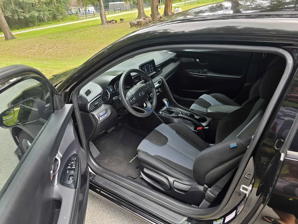 2020 Hyundai Veloster - Image 5 of 9