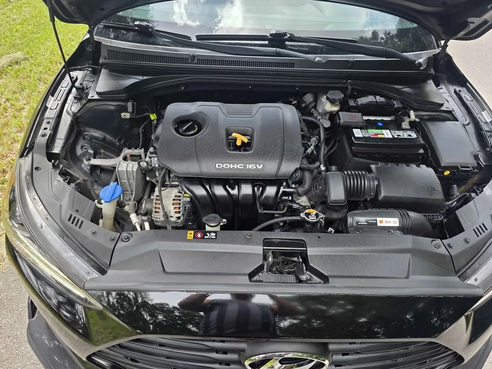 2020 Hyundai Veloster - Image 6 of 9