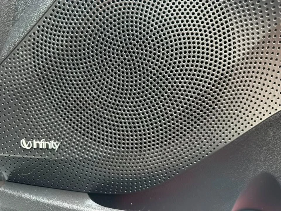 2020 Hyundai Veloster - Image 17 of 18
