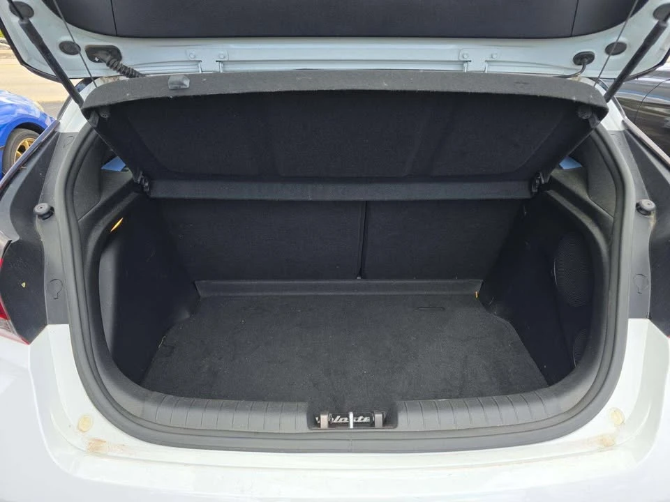 2020 Hyundai Veloster - Image 8 of 11