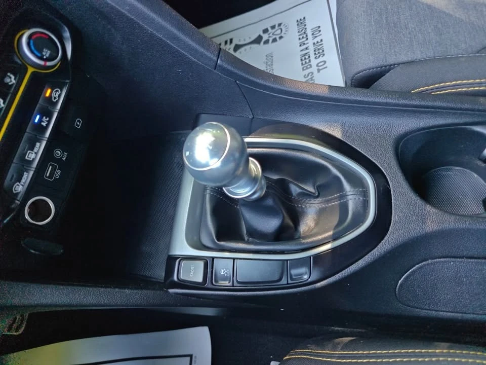 2020 Hyundai Veloster - Image 8 of 20