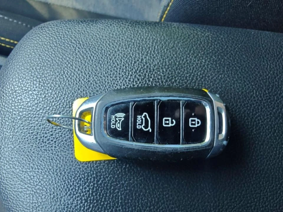 2020 Hyundai Veloster - Image 15 of 20