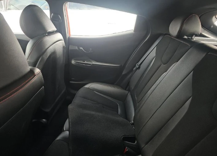 2020 Hyundai Veloster - Image 9 of 12