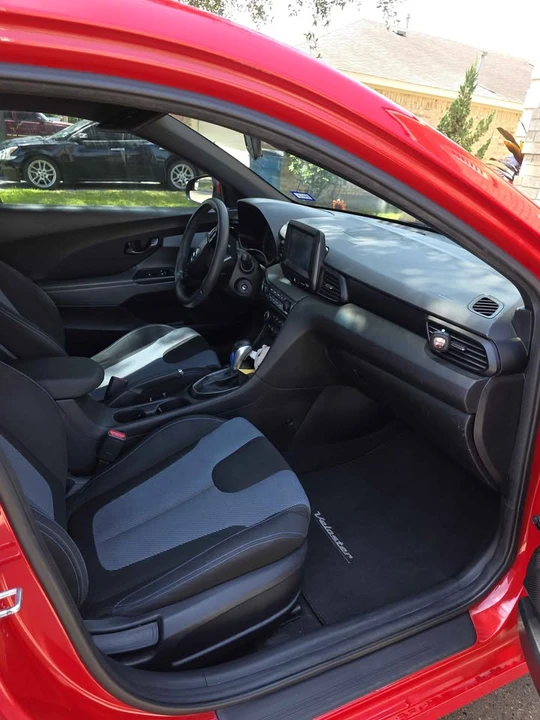 2020 Hyundai Veloster - Image 9 of 13