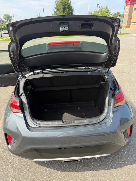 2020 Hyundai Veloster - Image 13 of 18