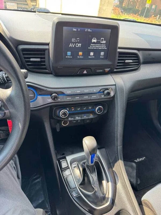 2020 Hyundai Veloster - Image 13 of 19