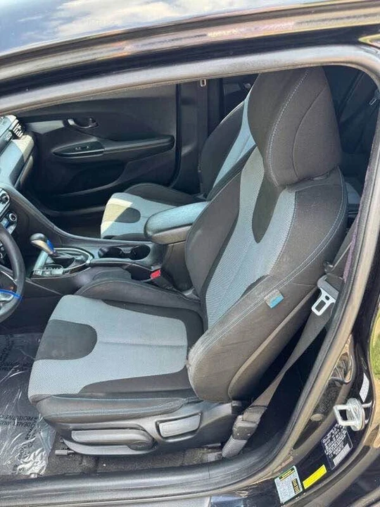2020 Hyundai Veloster - Image 9 of 19