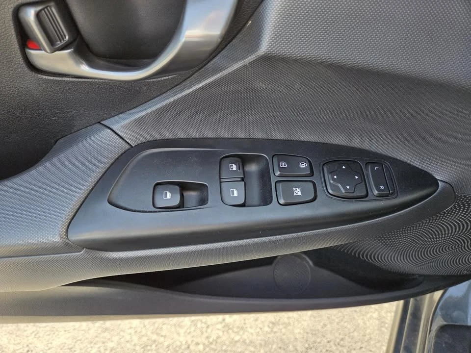 2020 Hyundai Veloster - Image 11 of 20