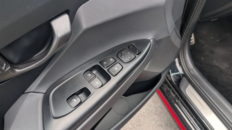 2020 Hyundai Veloster N - Image 17 of 20