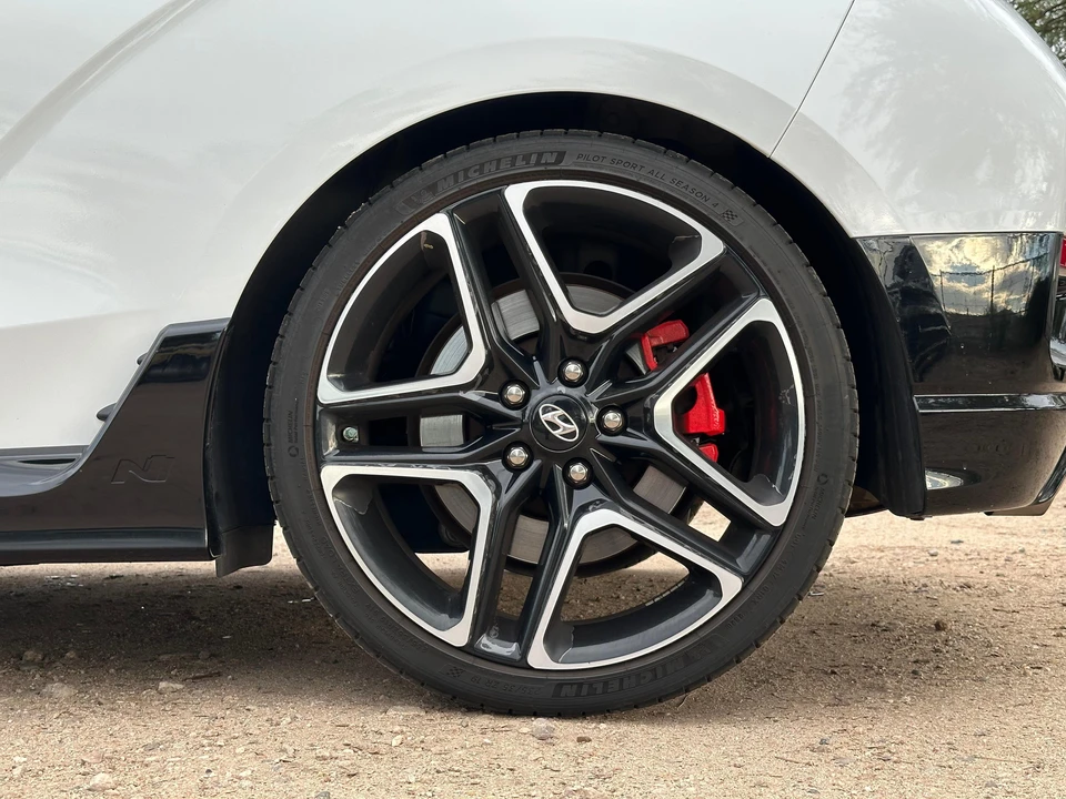 2020 Hyundai Veloster N - Image 23 of 31