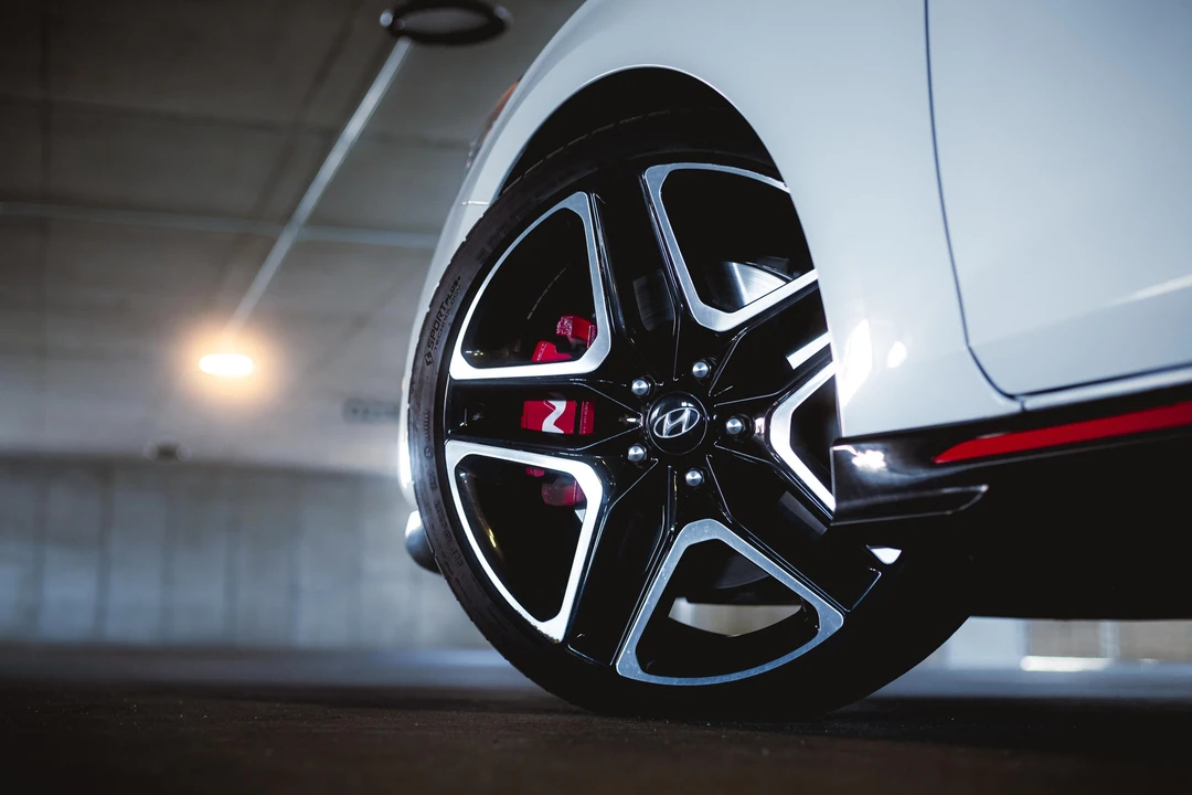 2020 Hyundai Veloster N - Image 18 of 31