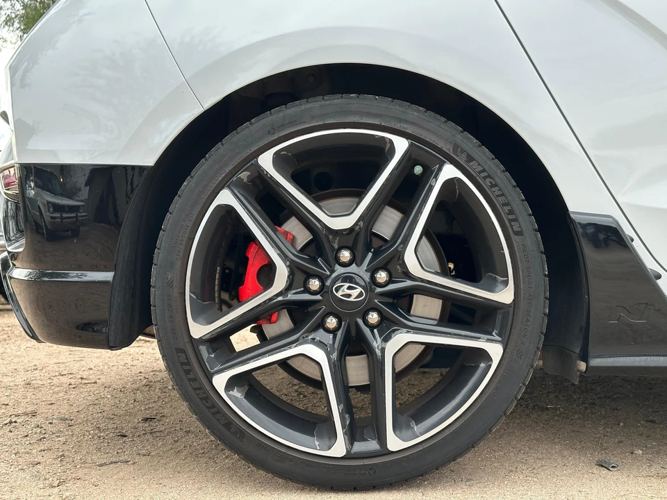 2020 Hyundai Veloster N - Image 24 of 31