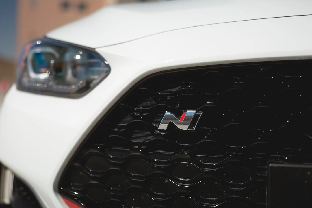 2020 Hyundai Veloster N - Image 16 of 31