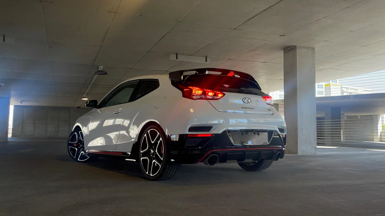 2020 Hyundai Veloster N - Image 9 of 31