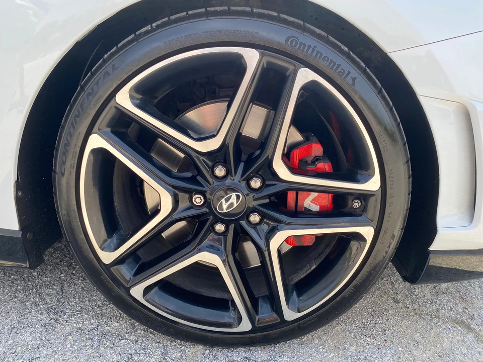 2020 Hyundai Veloster N - Image 23 of 31