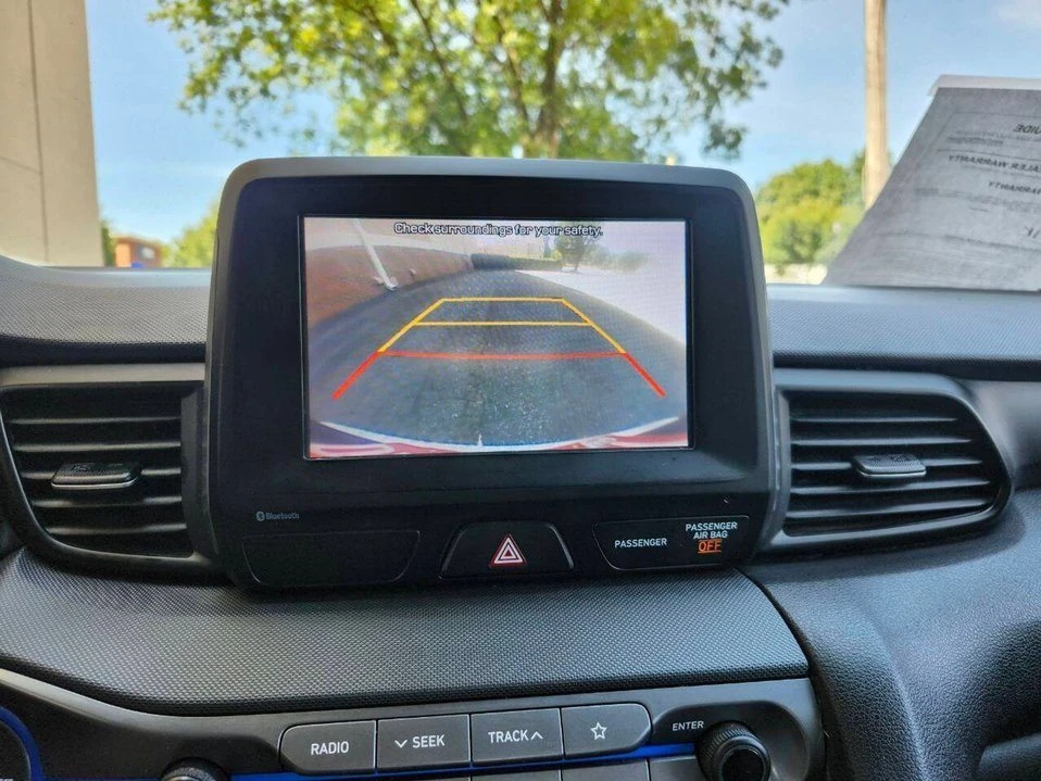 2020 Hyundai Veloster - Image 7 of 17
