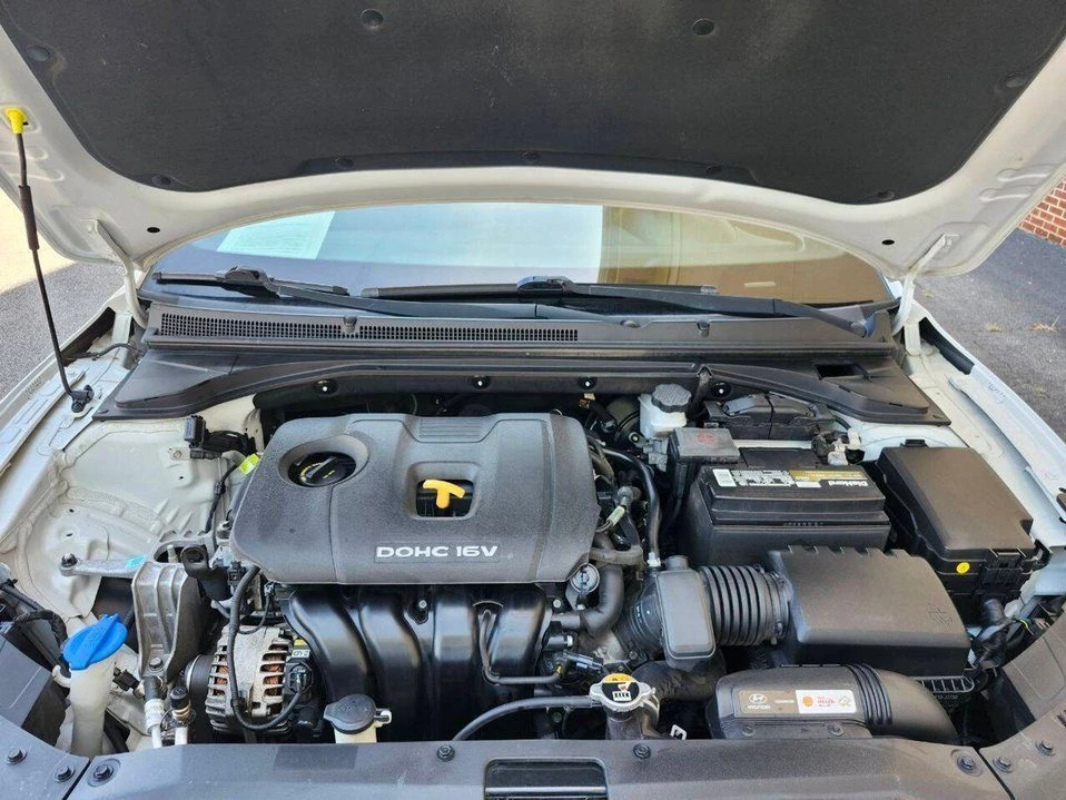 2020 Hyundai Veloster - Image 16 of 17