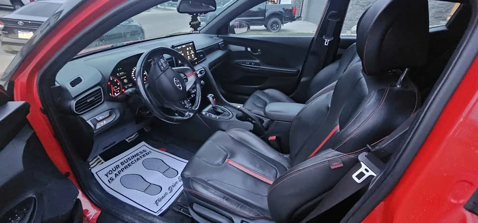 2020 Hyundai Veloster - Image 8 of 10
