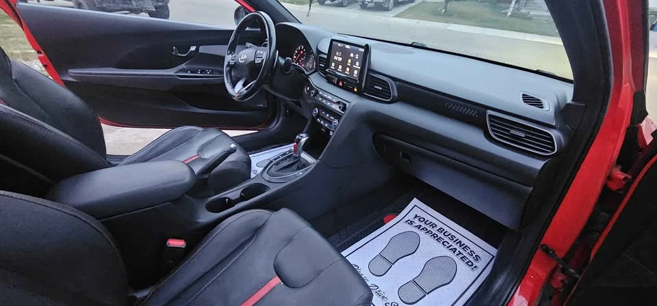 2020 Hyundai Veloster - Image 9 of 10