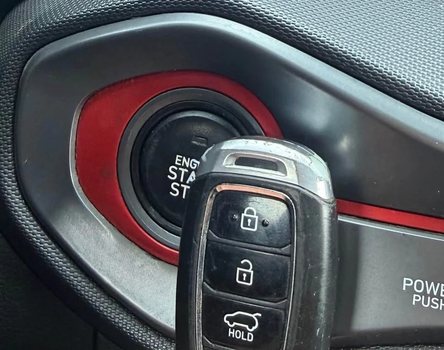 2020 Hyundai Veloster - Image 10 of 14