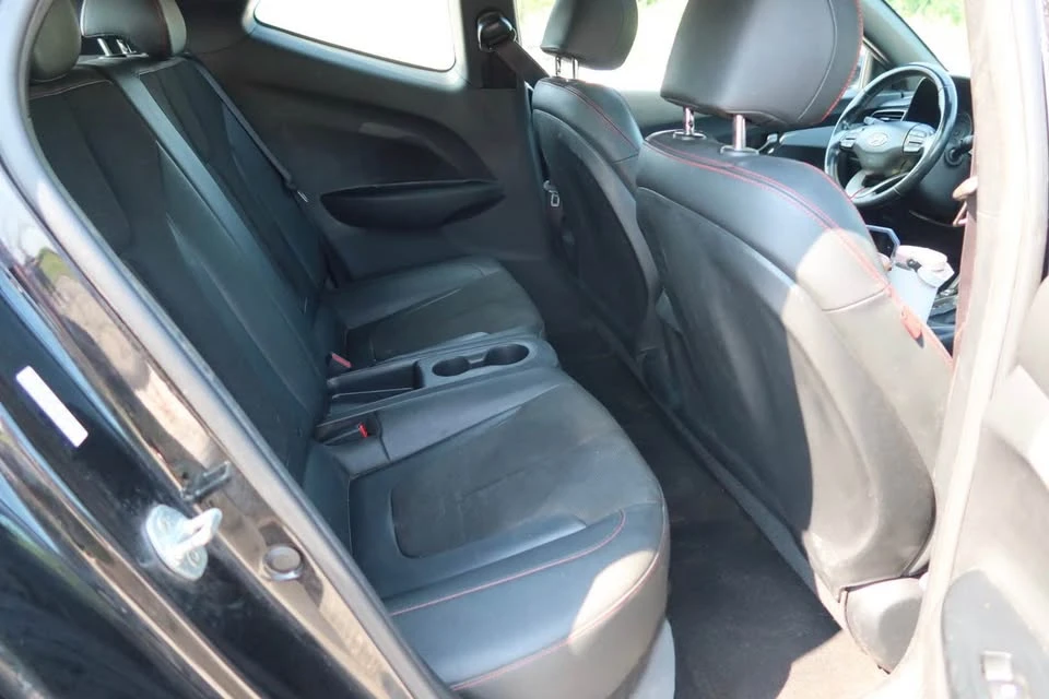2020 Hyundai Veloster - Image 7 of 14