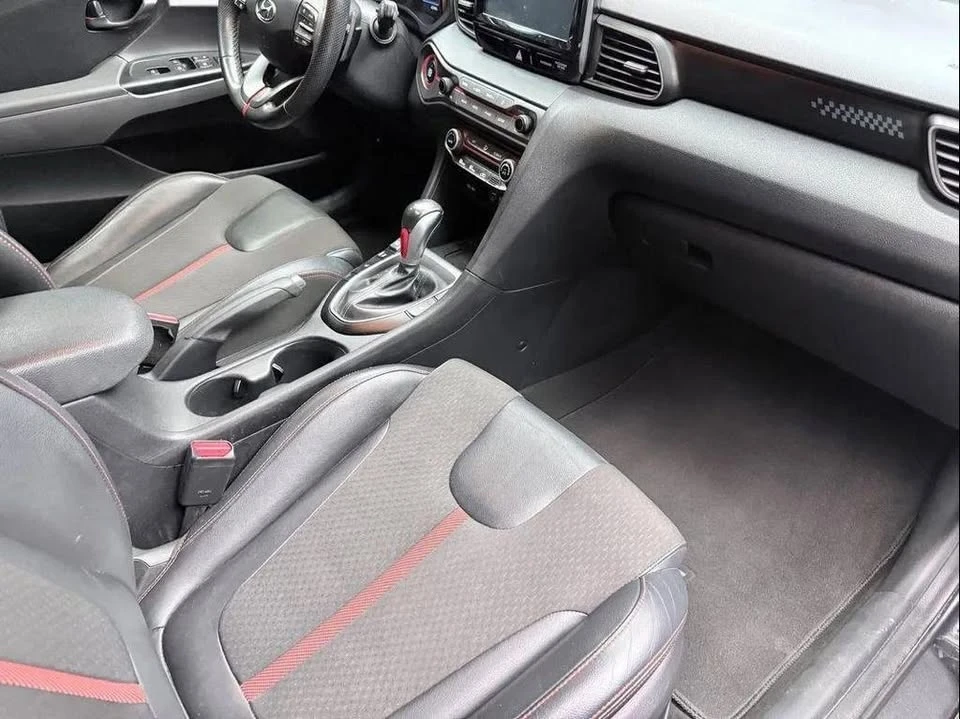 2020 Hyundai Veloster - Image 12 of 17
