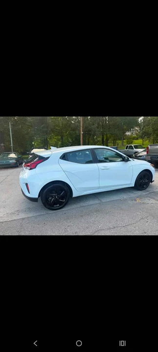 2020 Hyundai Veloster - Image 4 of 12