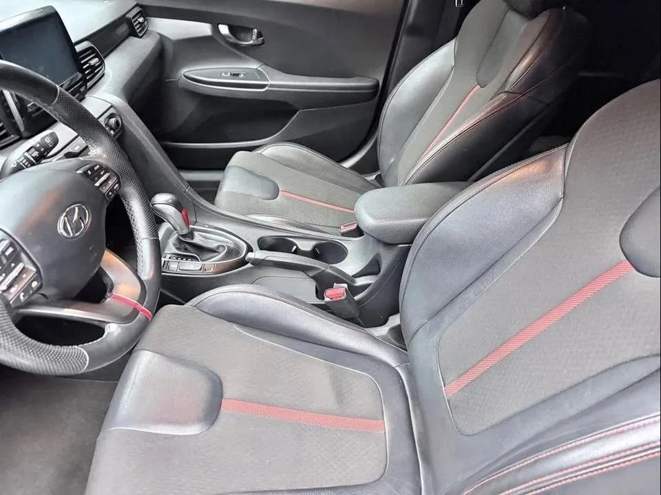 2020 Hyundai Veloster - Image 10 of 17