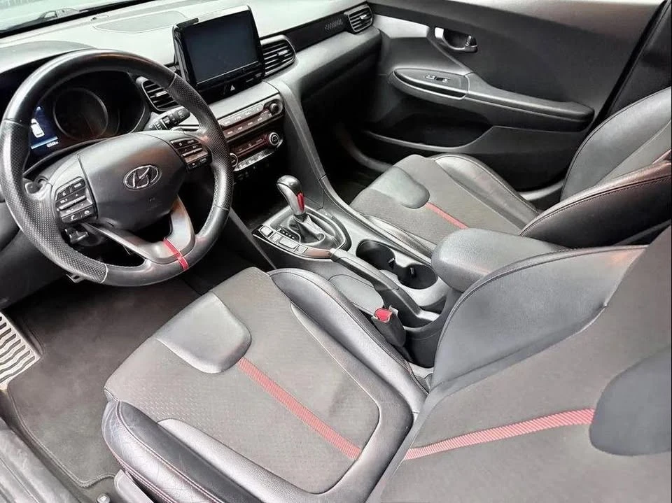 2020 Hyundai Veloster - Image 9 of 17