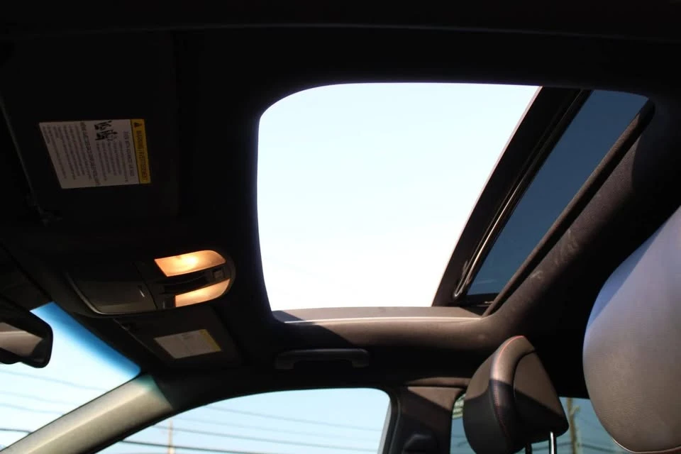 2020 Hyundai Veloster - Image 19 of 20